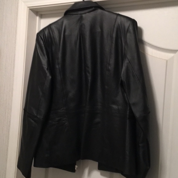 Leather jacket - Picture 2 of 3